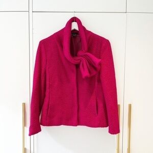 𝅺beautiful fuchsia tweed Jacket with bow detail
